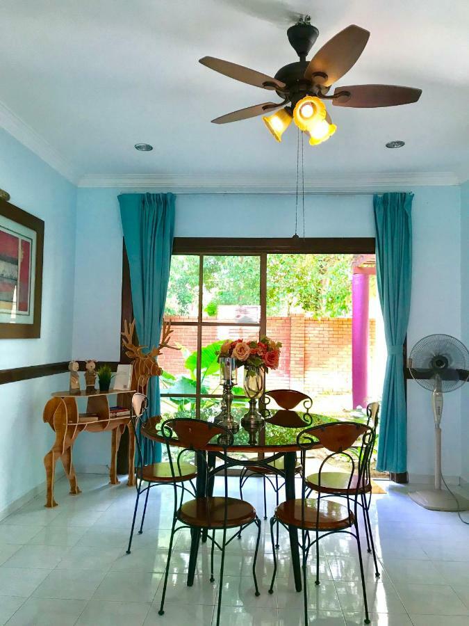 Melaka Afamosa Resort D'Amour Comfortable And Healing With Theater Projector Private Villa With Garden View Swimming Pool Seasonal Christmas Theme 外观 照片